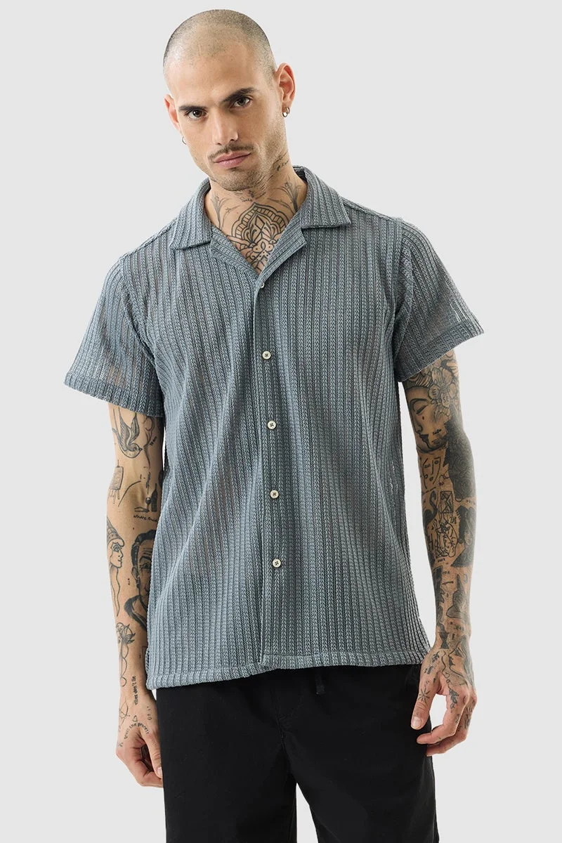 سنيتش قميص كروشيه رمادي بقصة صندوقية وملمس مميز