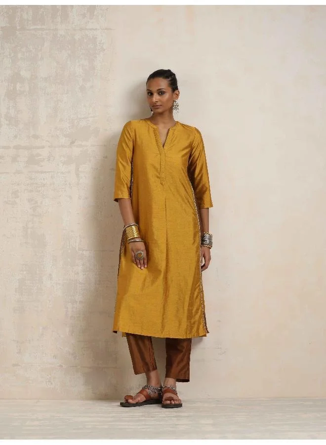 ترو برونز trueBrowns Gold Silk Kurta Set