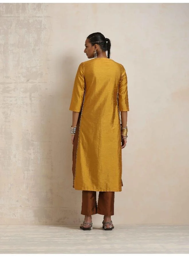 ترو برونز trueBrowns Gold Silk Kurta Set