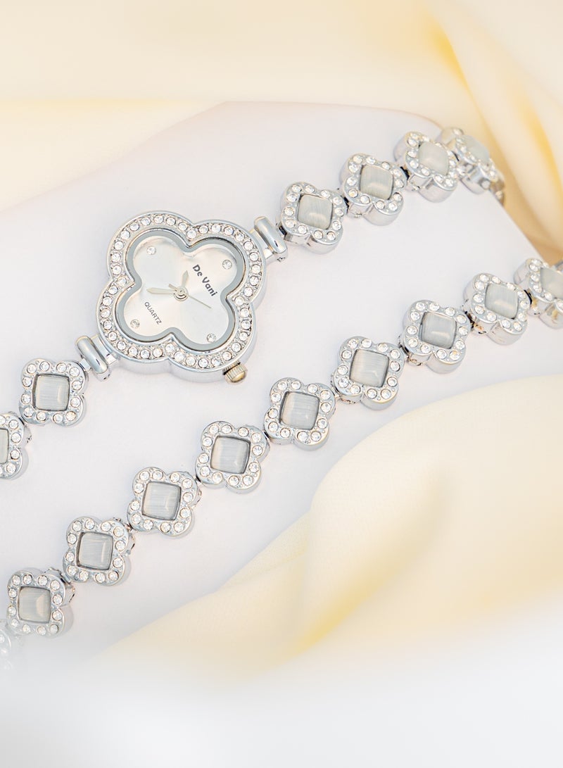 دي فاني ساعة يد للنساء من دي فاني مع سوارة لون فضي - Image 4