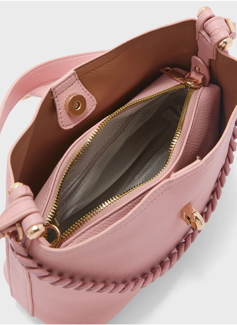 ايلا Chain Detail Shoulder Bag