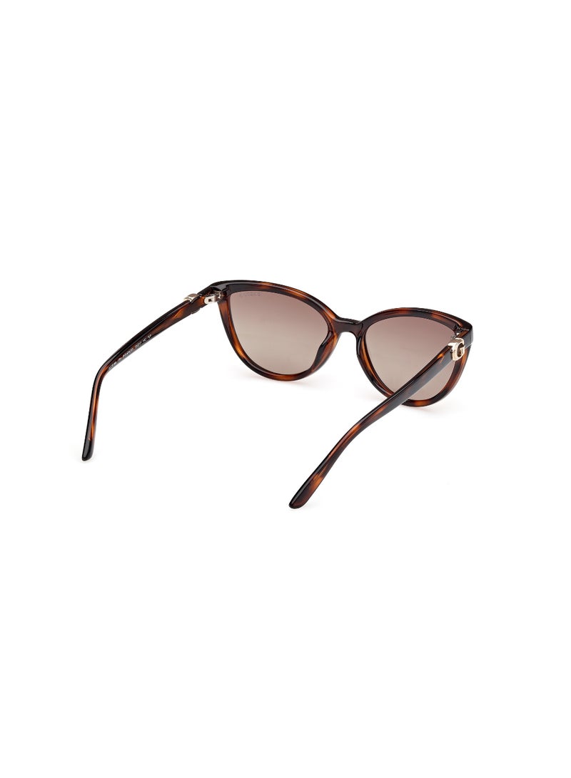 GUESS نظارات شمسية نسائية بنمط قطة ببرواز كامل من غيس باللون البني - Image 5