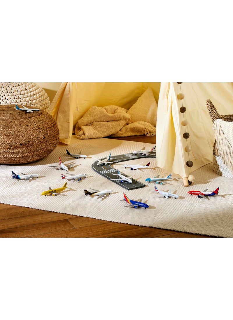 Daron Daron Toy Airplane – Spirit Airlines – Die-Cast Metal Model Airplane Toy with Plastic Parts for Kids Ages 3+  - Image 2