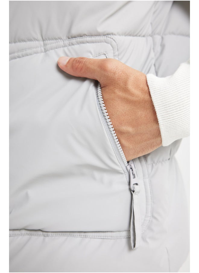 Man Regular Fit High Neck Vest