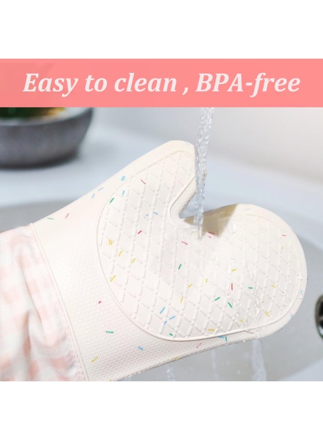 فاصولا قفازات فرن، طقم 2 قطعة مساكات مطبخ، قفازات سيليكون مقاومة للحرارة ومبطنة بالقطن، قفازات طبخ طويلة مانعة للانزلاق للخبز والشواء والميكرويف، مستلزمات منزلية للطهاة (كاروهات وردي) - Image 4