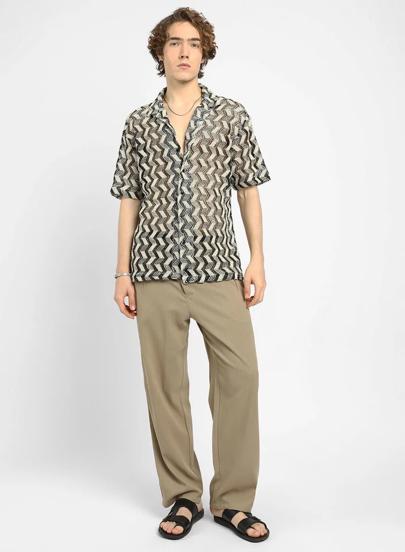 كامبوس سوترا Men's Cream White & Midnight Black Chevron Knit Oversized Shirt
