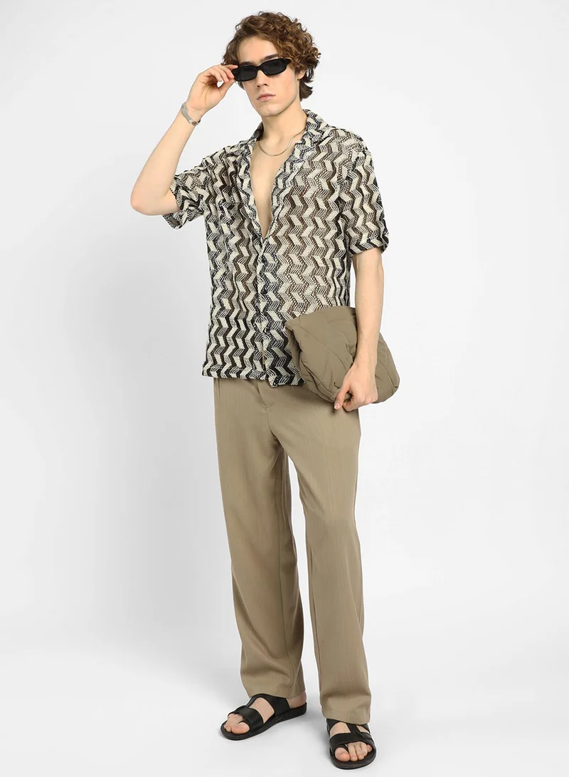 كامبوس سوترا Men's Cream White & Midnight Black Chevron Knit Oversized Shirt
