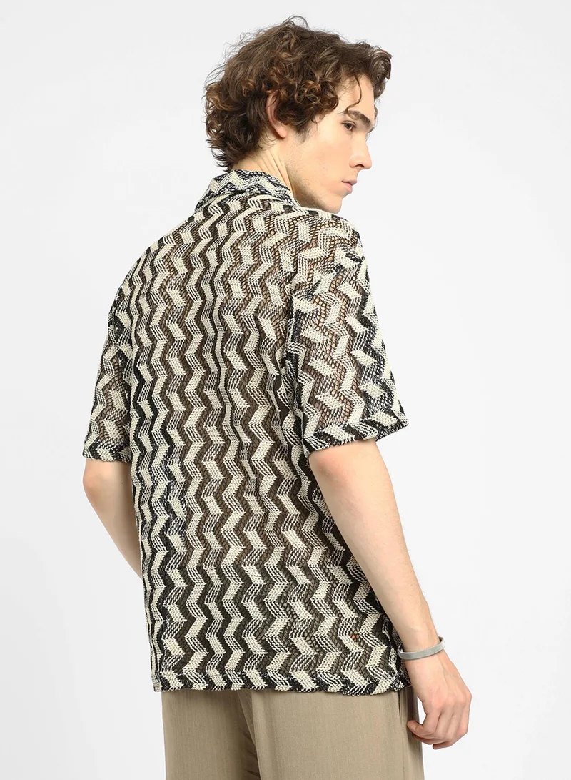 كامبوس سوترا Men's Cream White & Midnight Black Chevron Knit Oversized Shirt