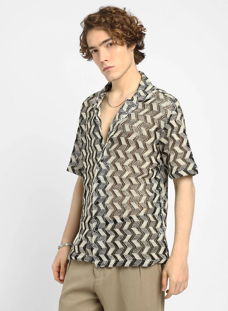 كامبوس سوترا Men's Cream White & Midnight Black Chevron Knit Oversized Shirt