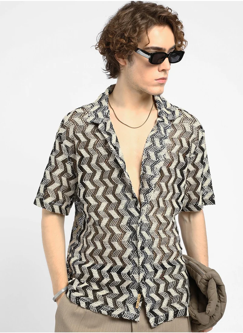 كامبوس سوترا Men's Cream White & Midnight Black Chevron Knit Oversized Shirt