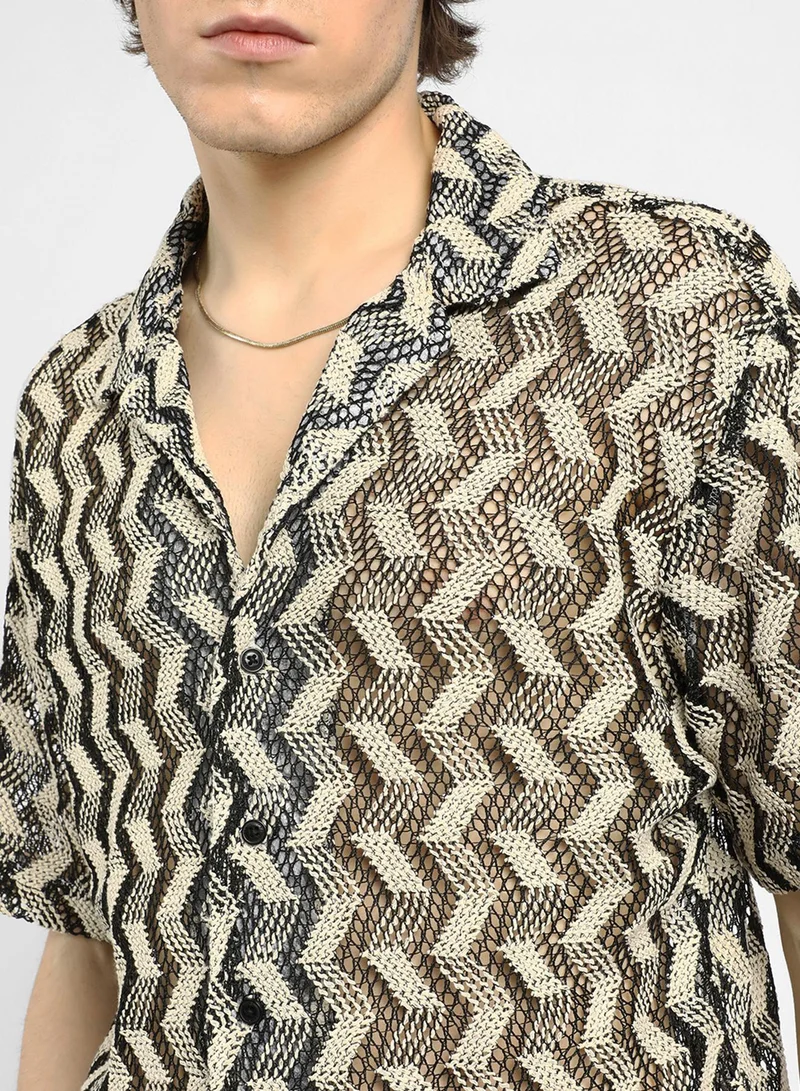 كامبوس سوترا Men's Cream White & Midnight Black Chevron Knit Oversized Shirt