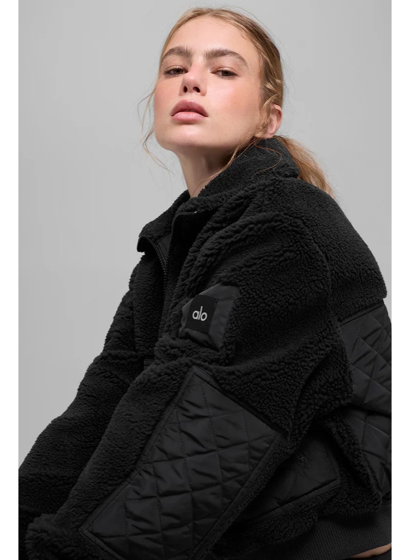 ألو يوغا معاطف ألو يوجا النسائية بطبقة صناعية من الفرو المتقشر بسحاب كامل، معاطف شتوية دافئة بتصميم رقع وجيوب - Image 4
