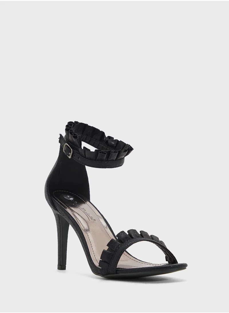 جينجر Stiletto Heel With Frill Detail