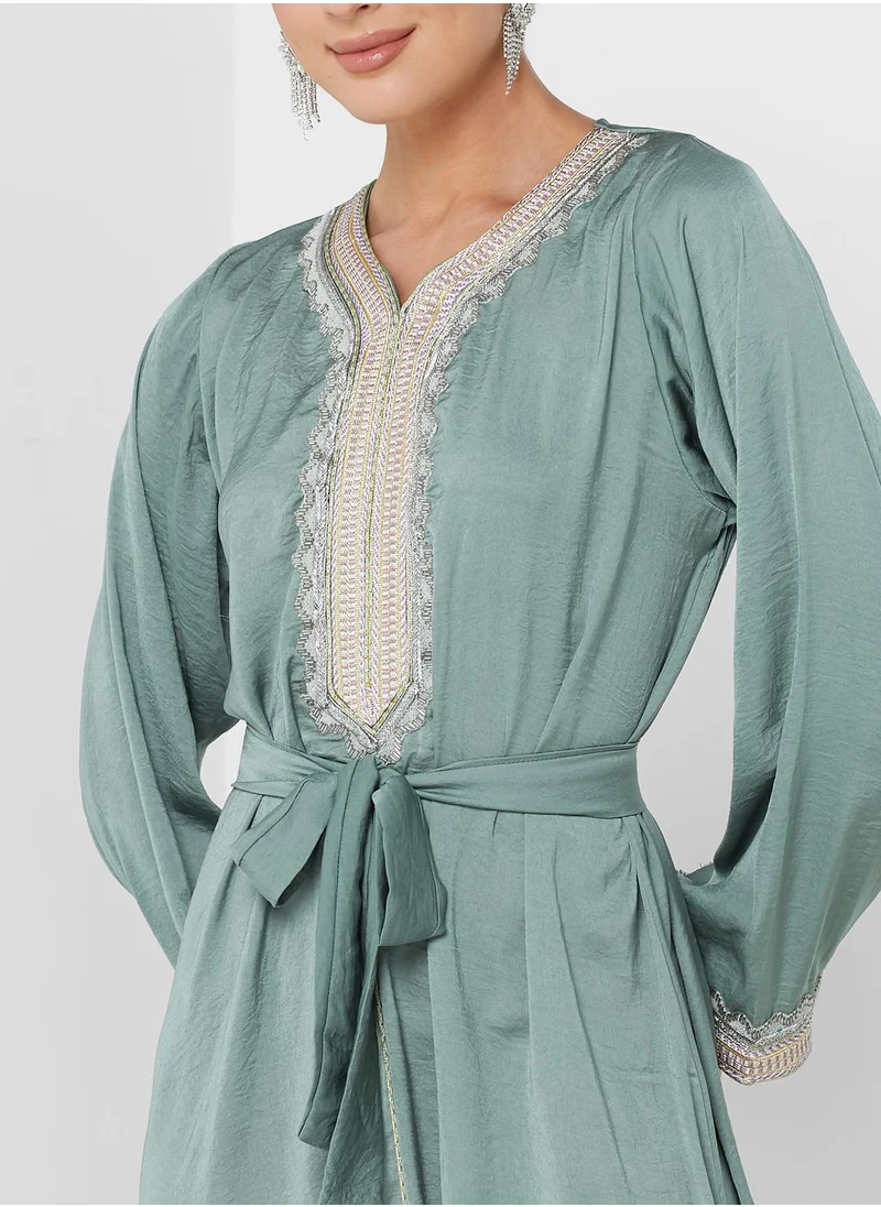 hayas closet Embroidered Belted Jalabiya