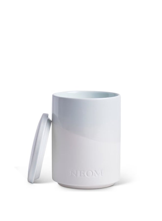 NEOM NEOM Ylang Ylang, Vetivert and Tonka Bean Scented Candle 320g  - Image 3