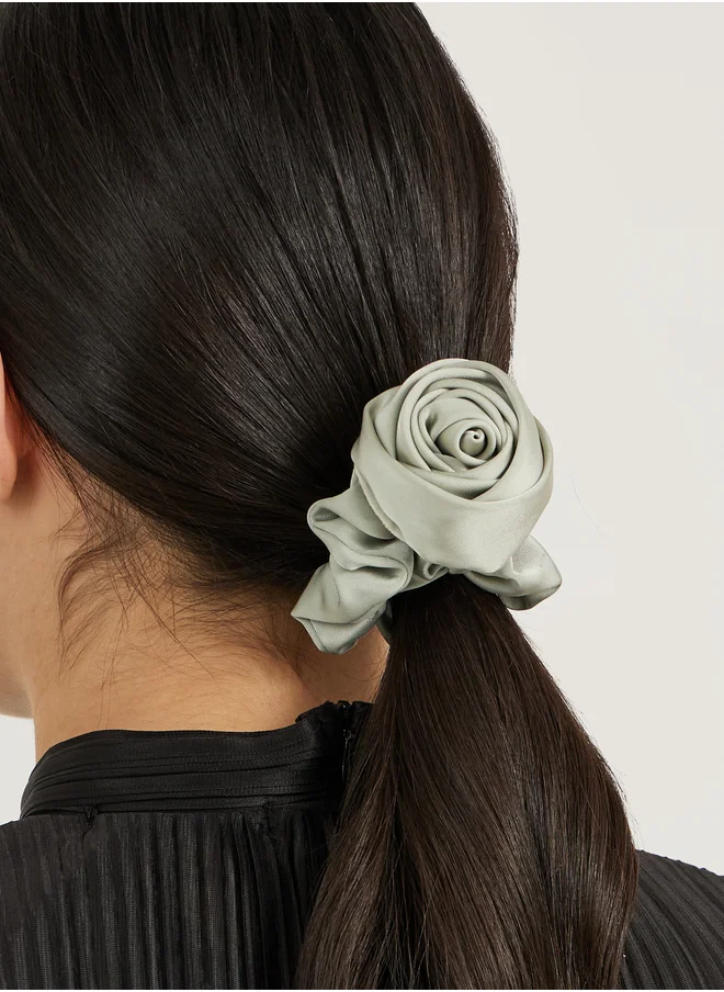 ستايلي Set of 2 - Solid Scrunchie with Flower Detail