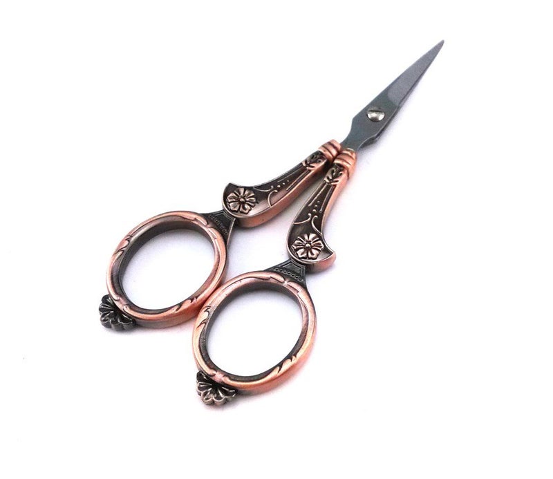 yueton Vintage European Style Needlework Embroidery Scissors (Copper) - Image 1