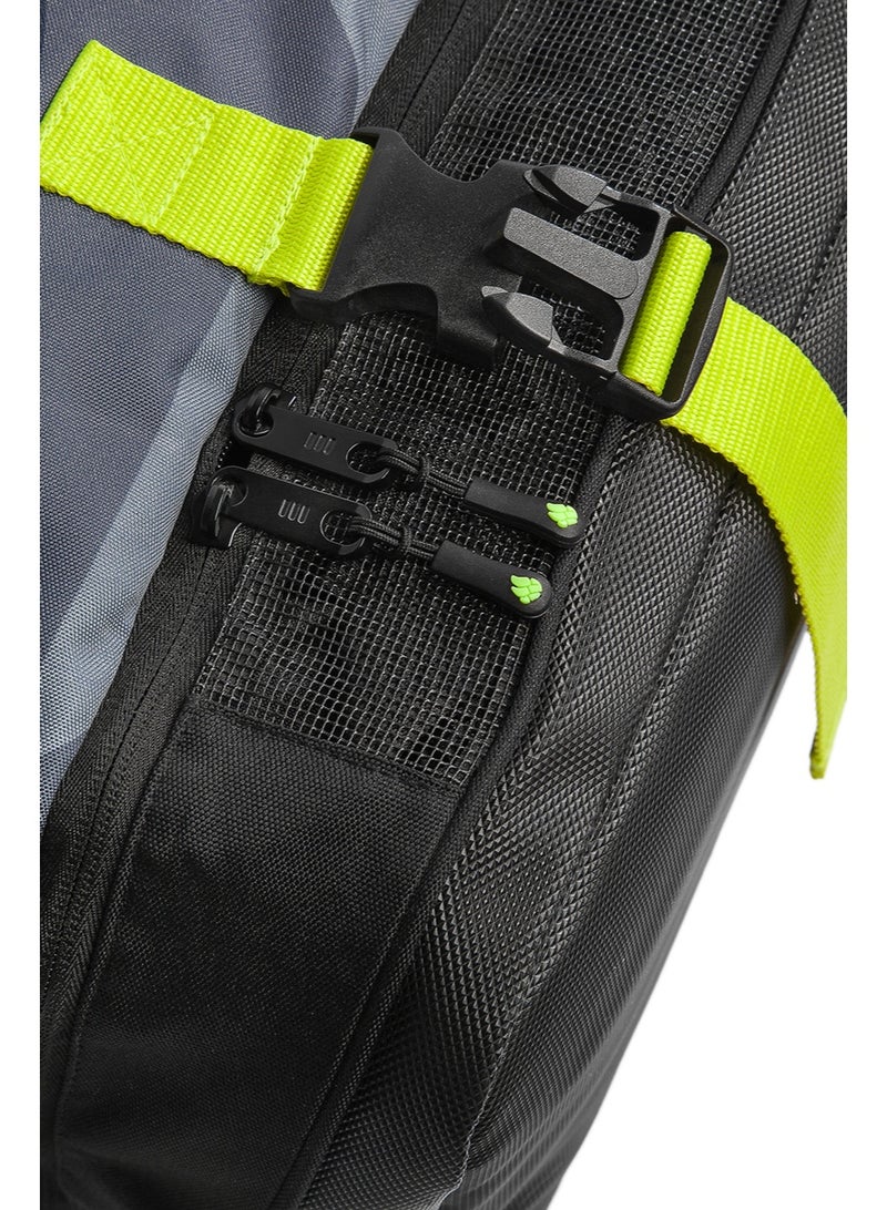 ماد ويف حقيبة ماد ويف للجنسين من ماد تيم كولورز الرياضية والسفر - حقيبة ظهر متينة للصالة الرياضية والسباحة، لون رمادي - Image 5