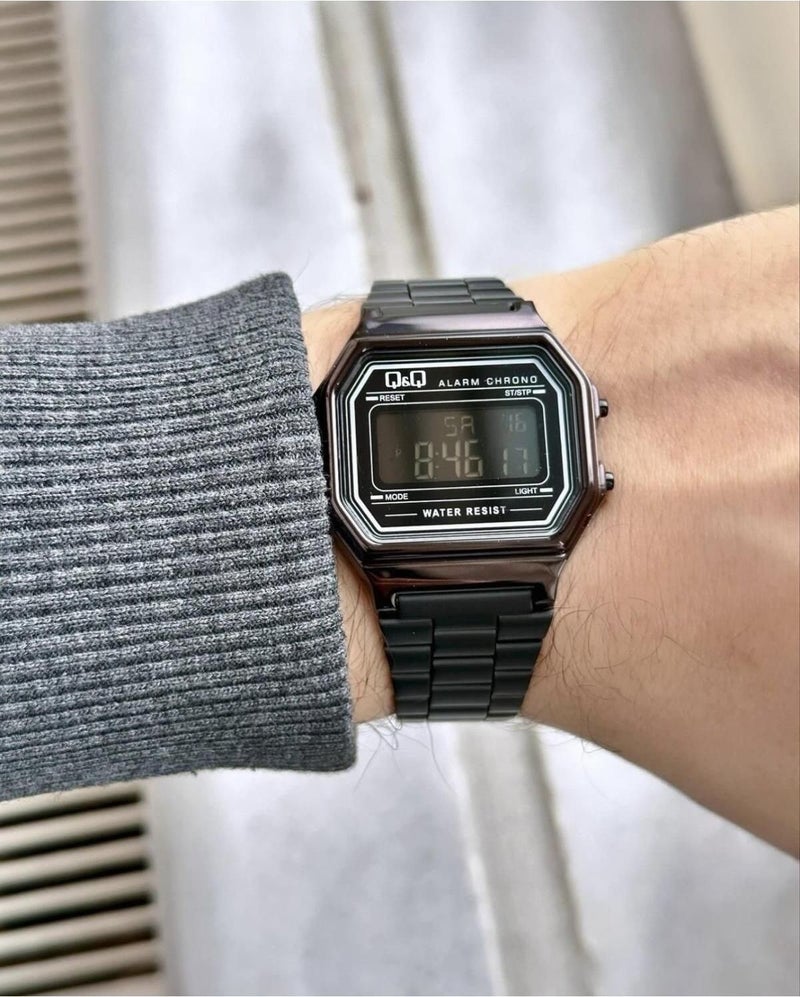 retro Digital Men's Wristwatch