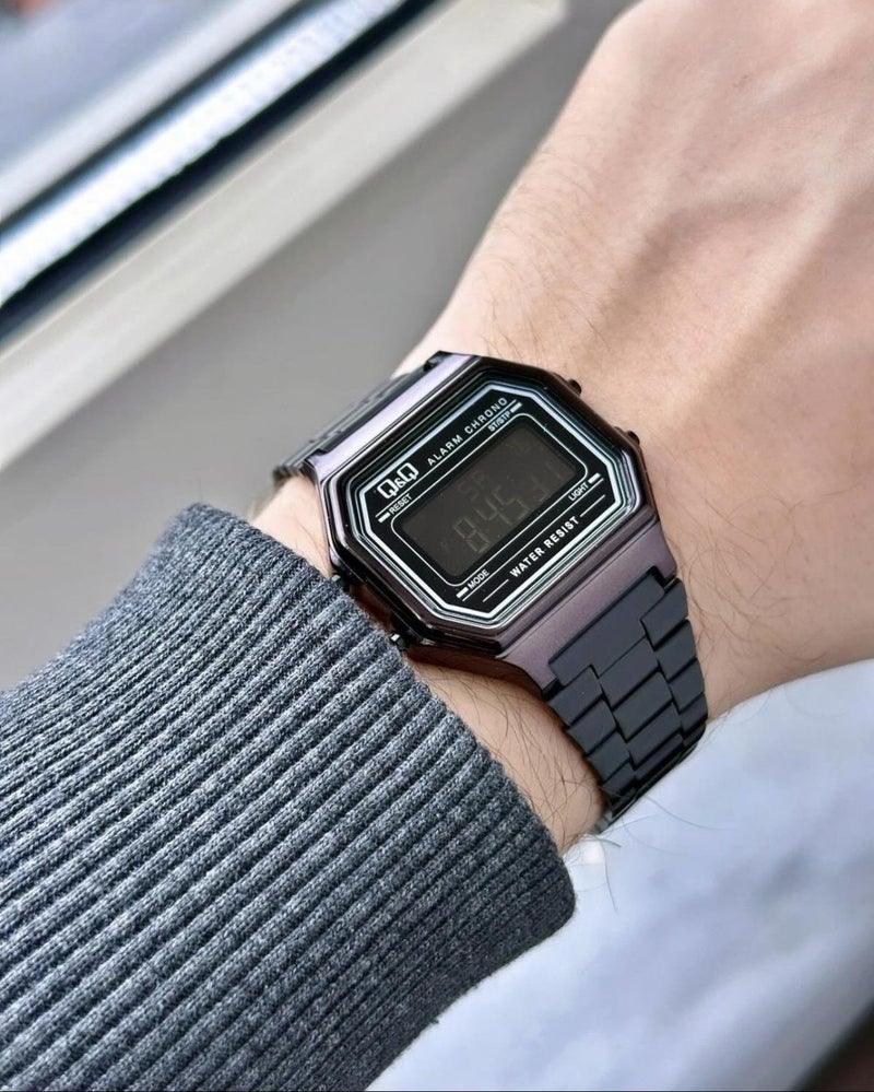 retro Digital Men's Wristwatch