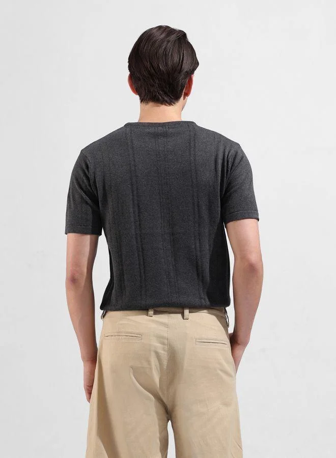 شركة المرآب الهندية Men Slim Fit Textured Crew Neck Half Sleeves T-Shirt
