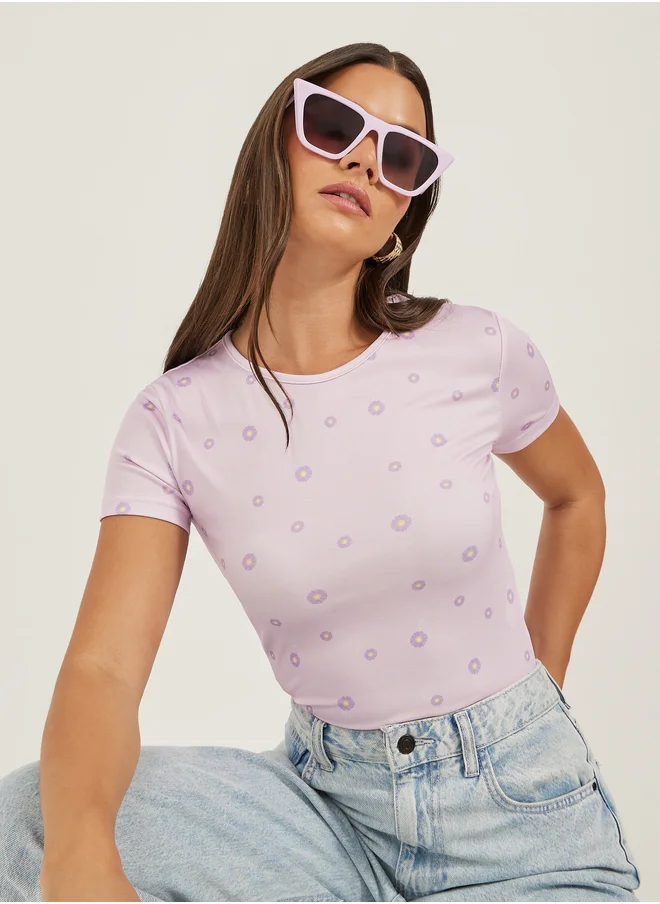 ستايلي Ribbed Printed Round Neck Fitted T-Shirt