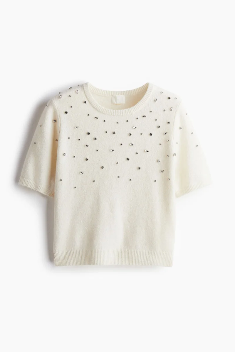 اتش اند ام بلوزة محبوكة وناعمة مزينة بحجر الراين