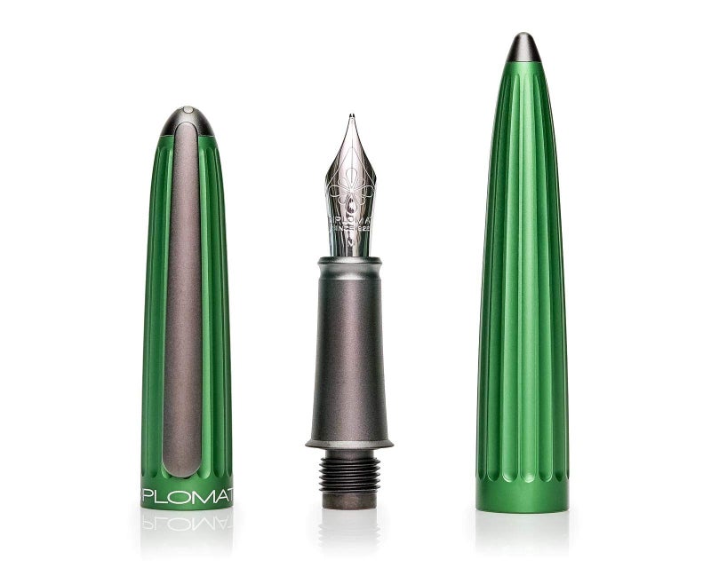 Diplomat fountain pen Aero green, exclusive ink pen with stainless steel nib and converter - Image 2