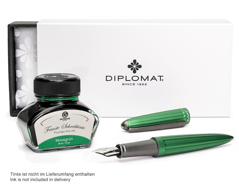 Diplomat fountain pen Aero green, exclusive ink pen with stainless steel nib and converter - Image 4