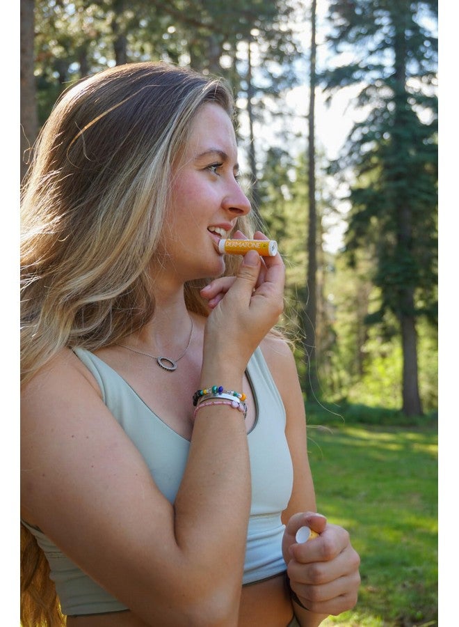 ديرماتون مرطب شفاه ديرماتون بالمانجو | عناية مرطبة بالشفاه | يهدئ وينعش الشفاه الجافة والمتشققة | صبار، فيتامين هـ | عامل حماية من الشمس 30 | عبوة من 3 قطع (أعواد مانجو، 0.15 أونصة) - Image 3