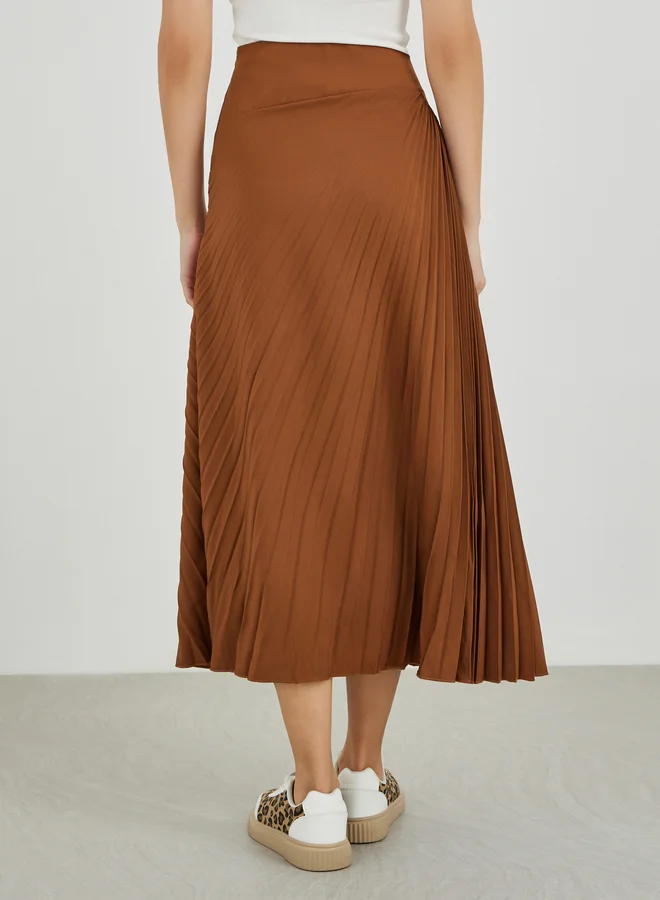 تايك تو تنورة ميدي صلبة مطوية -