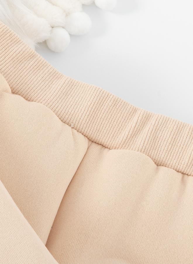 تايك تو طقم هودي وبنطلون رياضي بيج بنقوش بارزة - Image 5