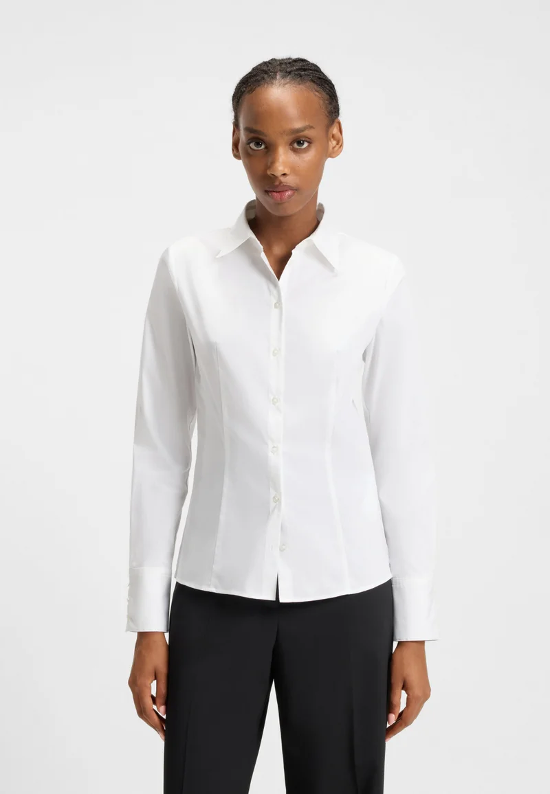 Slim-fit blouse in easy-iron poplin