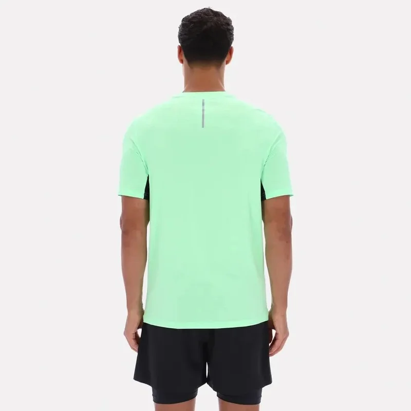 ريبوك Maximize your workout with Reebok chill men's running t-shirt. Engineered for performance, they offer freedom of movement and comfort.