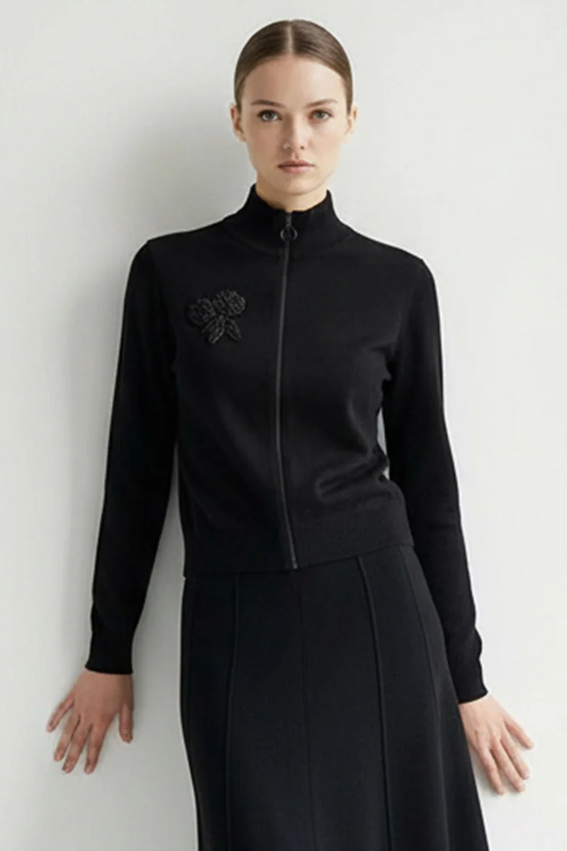 Exquise Zip-up, Stand-Up Collar, Long-Sleeved Regular Knit Cardigan