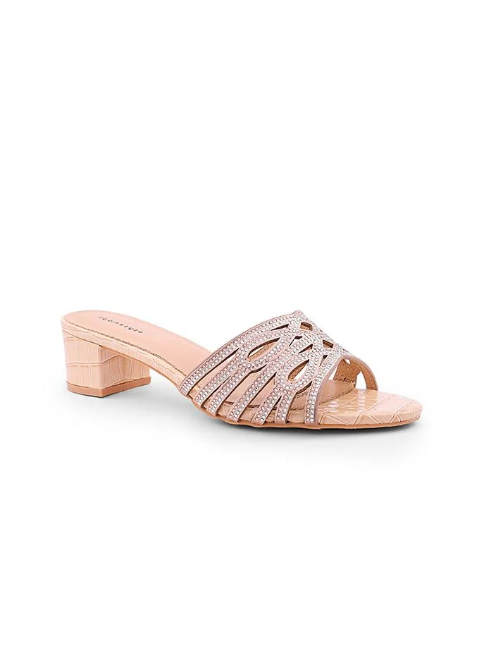 أيقون Clean and elegant heel slipper with pump design.