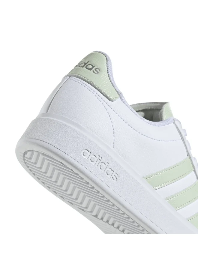 adidas جراند كورت 2.0 أحذية رياضية بيضاء 3