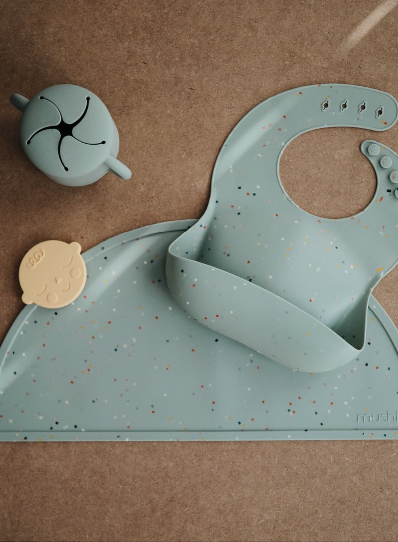 Mushie Silicone Bib Cambridge Blue Confetti - Image 2