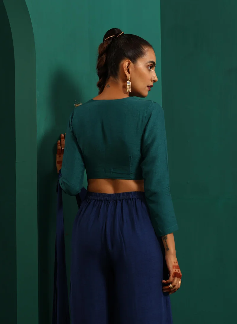 ترو برونز بلوزة حرير بأكمام كاملة بلون بني حقيقي