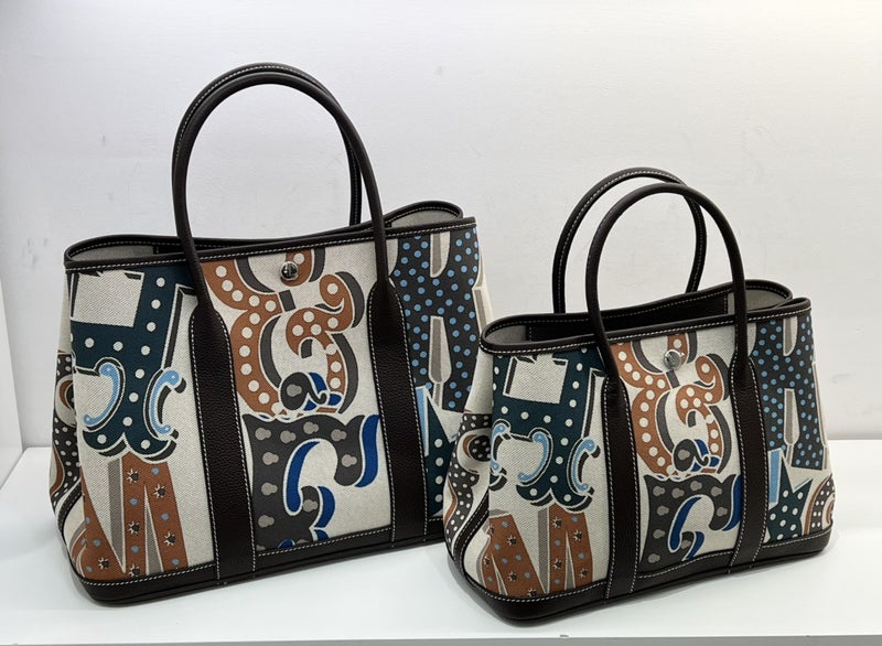 Graffiti Painted Canvas Spliced ​​First-Layer Cowhide Garden Bag High-End Large-Capacity Retro Handbag For Women - Image 1
