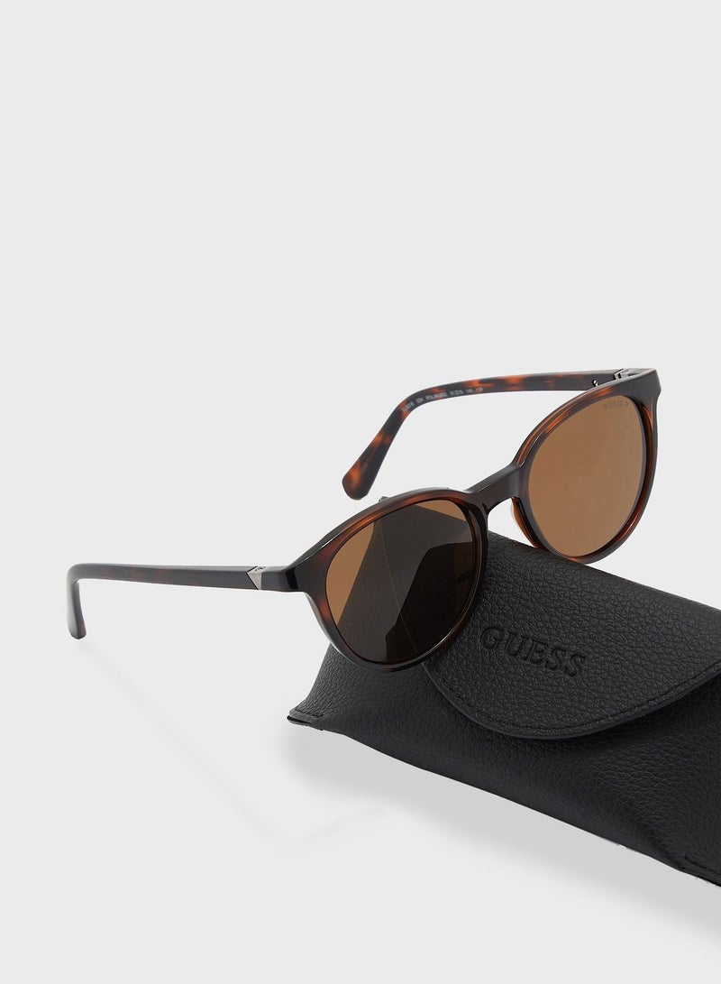 GUESS Round Sunglasses - Image 4