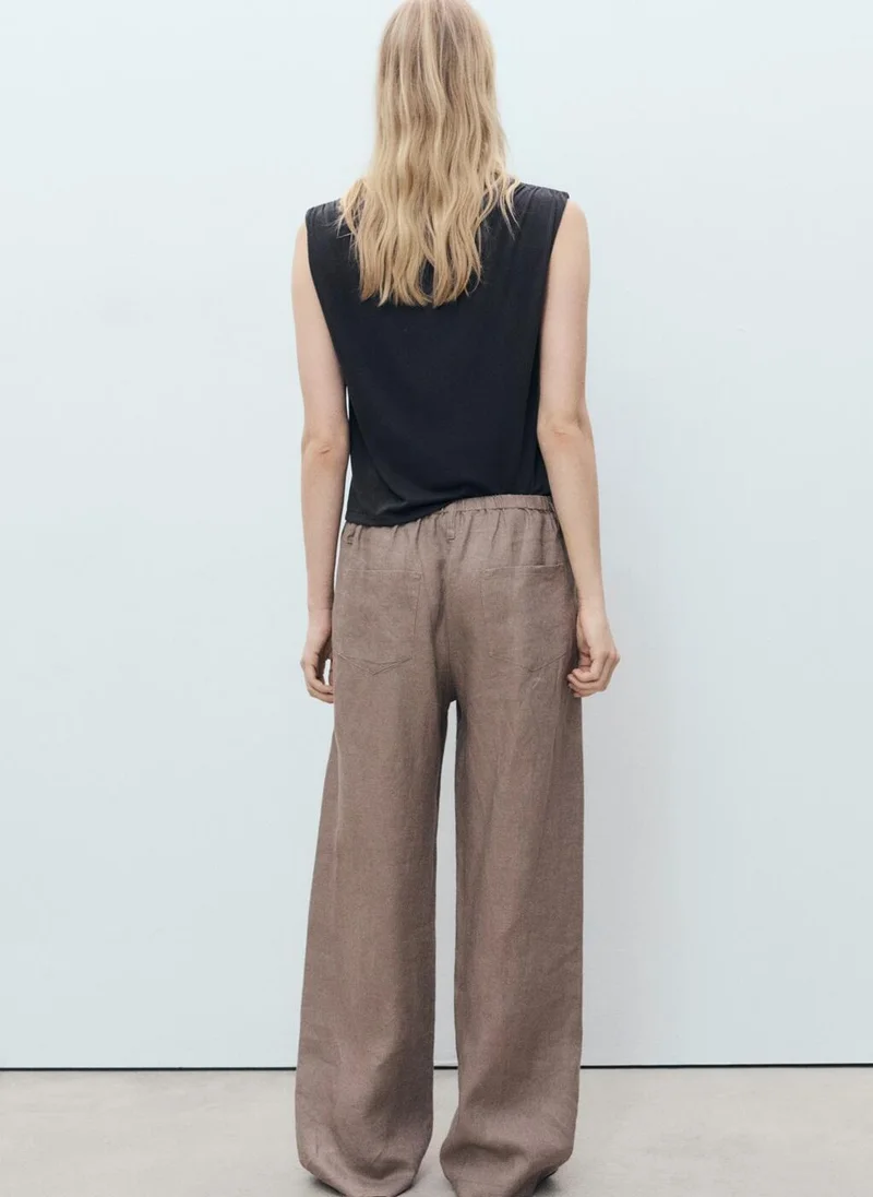 مانجو Flowy T-Shirt With Gathered Shoulders