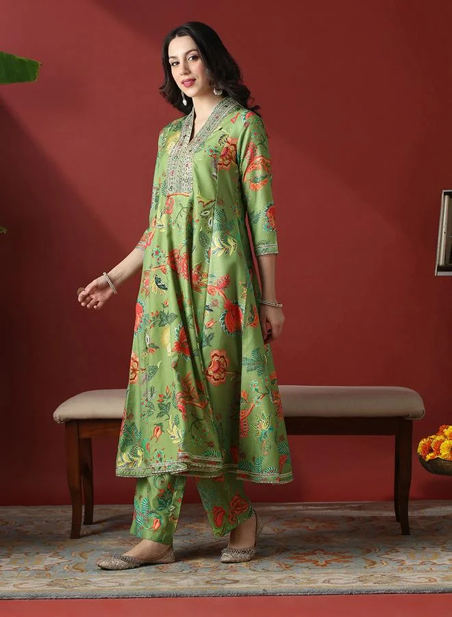 جلو باص طقم كورتا أناركلي مطرزة بطبعة زهور وتطريز زاري مع بنطال