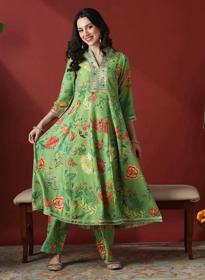 جلو باص طقم كورتا أناركلي مطرزة بطبعة زهور وتطريز زاري مع بنطال