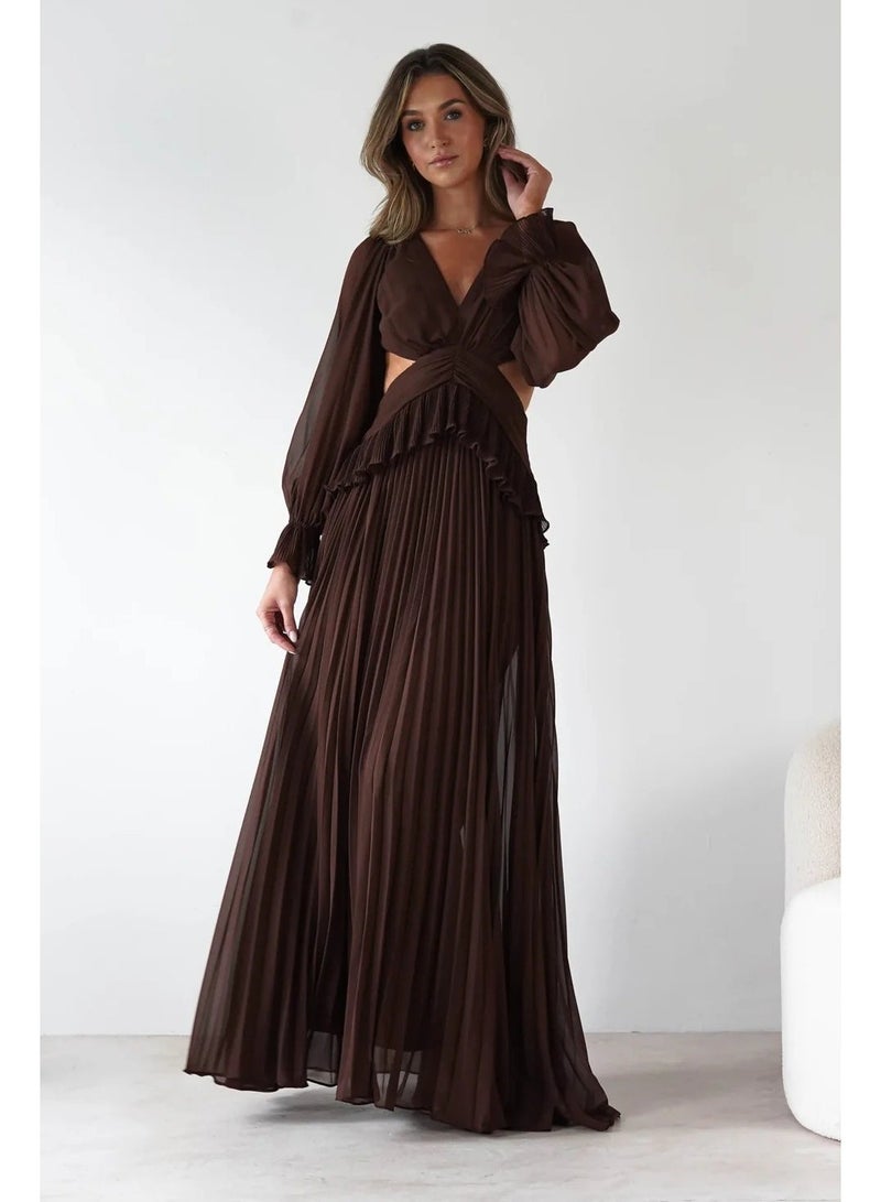 New Women's Longsleeved Pleated Waist Backless Dress - Image 1