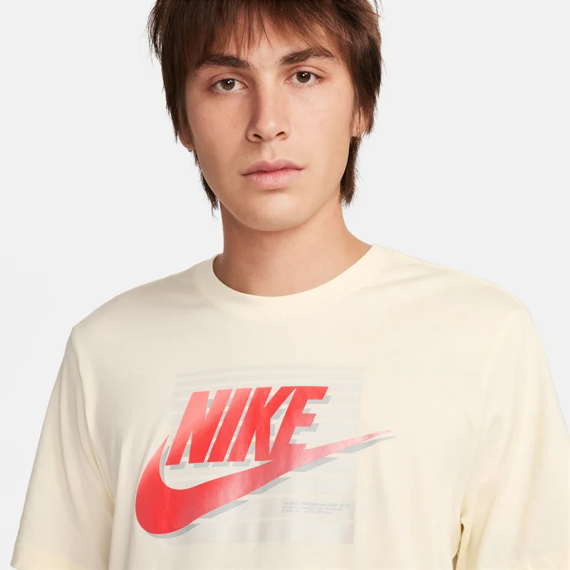 Nike Men's Sportswear T-Shirt