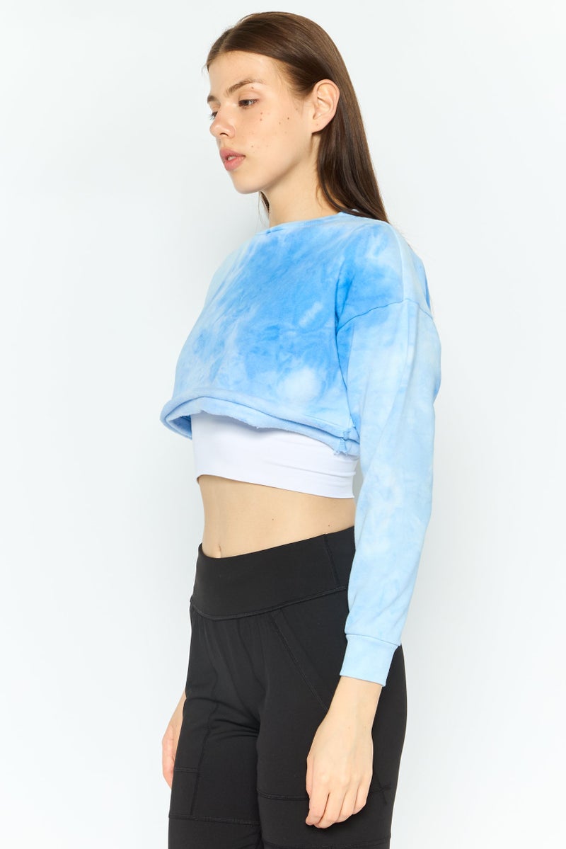 CHELSEA PEERS Women Crew Neck Tie Dye Long Sleeve Cropped Sweatshirt, Light Blue Combo - Image 4