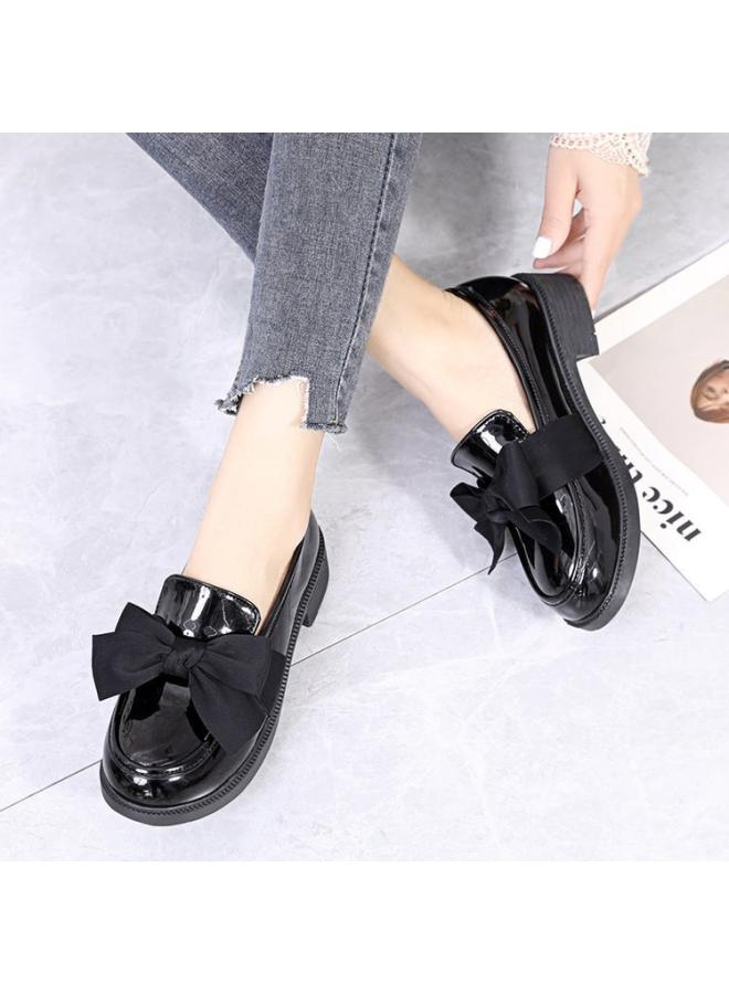 شك أحذية جلدية صغيرة ناعمة من الأسفل أحذية الفتيات للربيع والخريف أحذية الأميرة الجديدة ذات القوس الشرابة باللون الأسود اللامع - Image 4