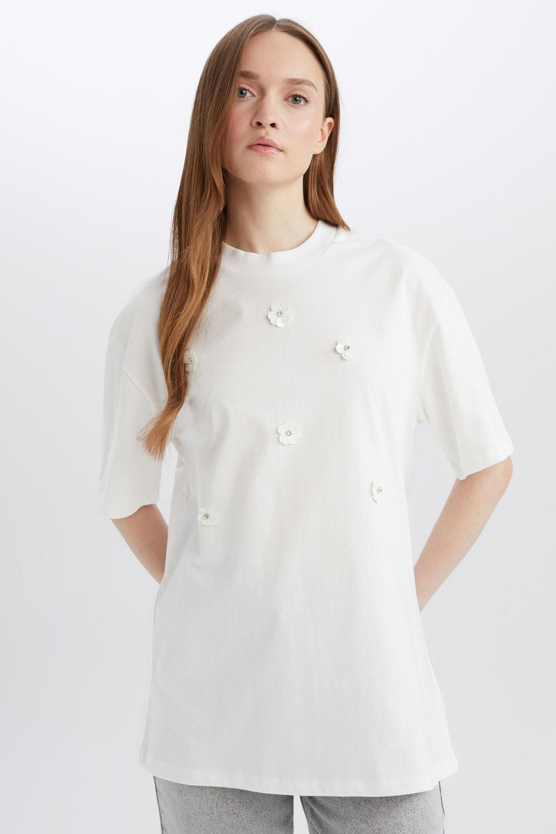 DeFacto Woman Relax Fit Crew Neck Short Sleeve Tunic - Image 3
