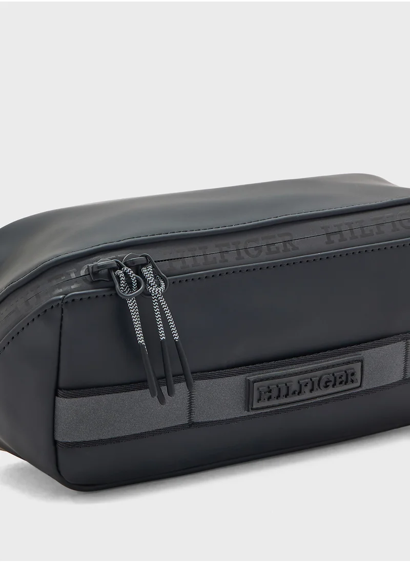 تومي جينز Logo Monotype Washbag